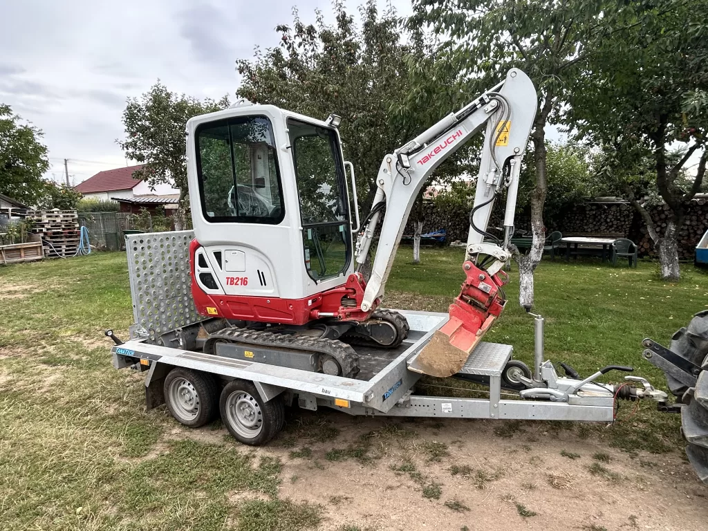 Takeuchi TB 216 včetně vleku | www.minibagry-znojmo.cz